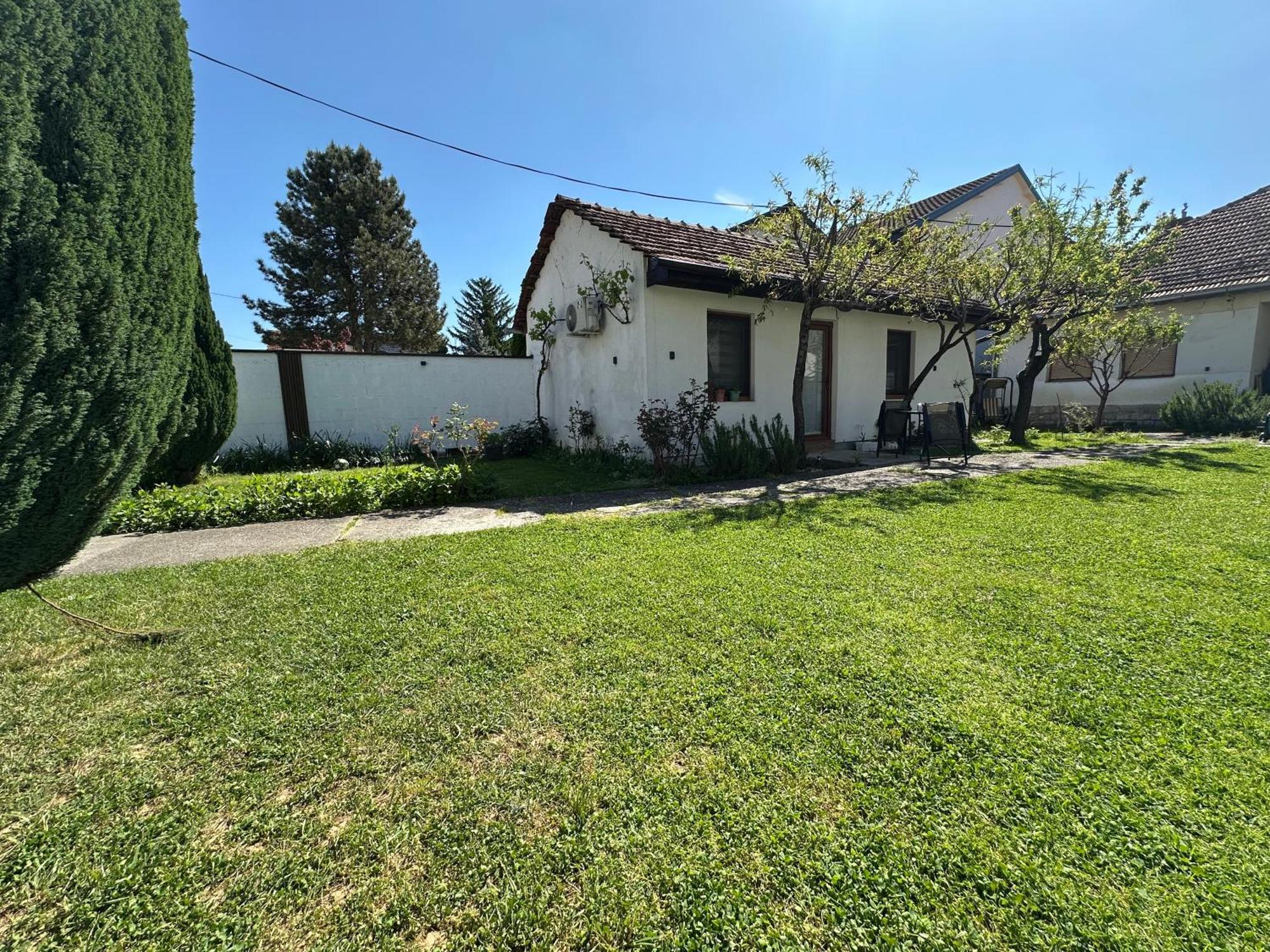 Garden Guesthouse Gjakova Exterior foto